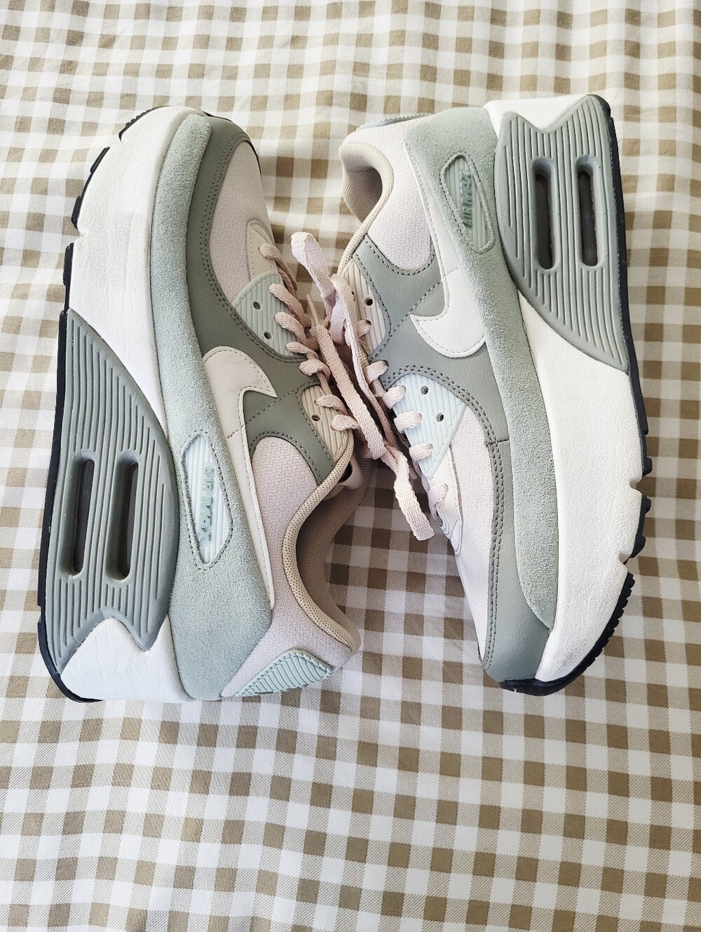 Nike Air Max 90 LV8 Sneakers, Sanddrift And Jade Horizon Colorway, Women's 9.5 - Picture 7 of 12